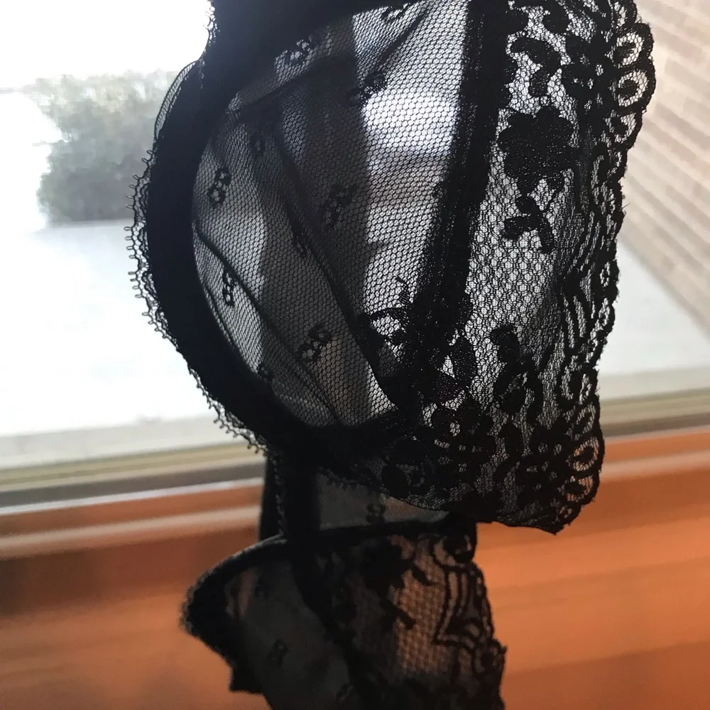 Vintage bra black lace Vanity Fair 36A strapless